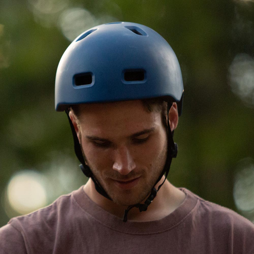 Cortex Multi Sport Helm in matt Blau