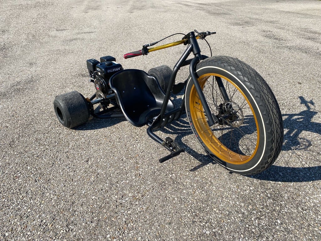 B-Ware Driftwerk Drift Trike Blast mit Kunststoffsitz